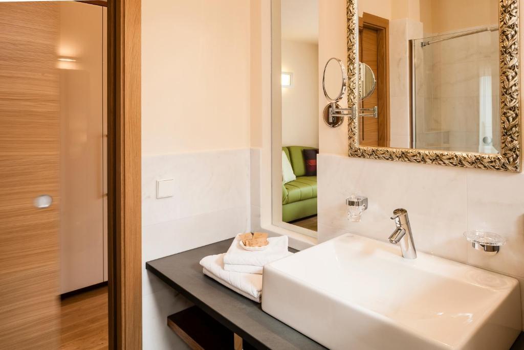 Hotel Residence Pernhof Термено Екстер'єр фото