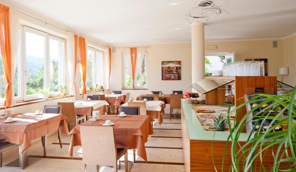 Hotel Residence Pernhof Термено Екстер'єр фото